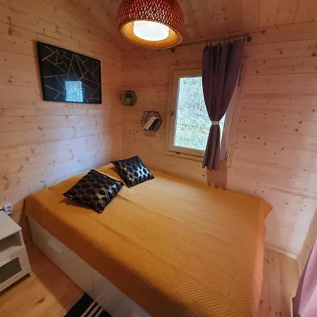 Nad Jeziorem W Burdagu Casa de Férias *