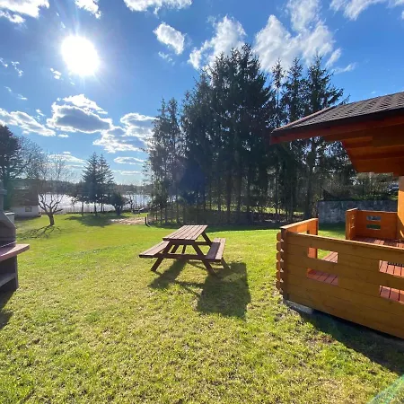 Nad Jeziorem W Burdagu